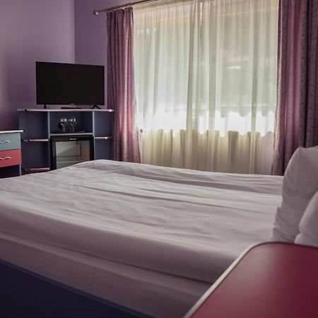 Hotel Yax Cîmpeni 객실 사진