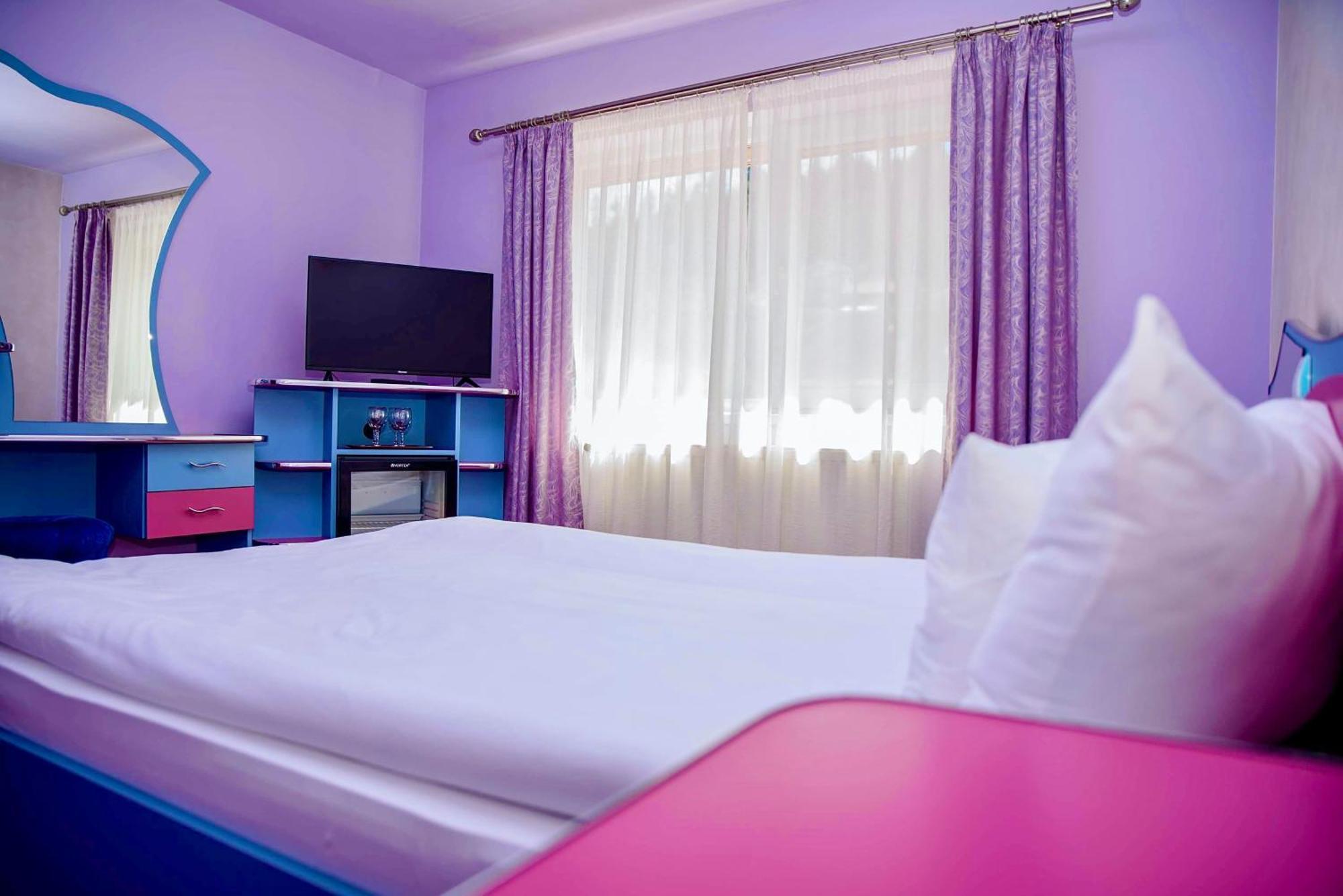 Hotel Yax Cîmpeni 객실 사진