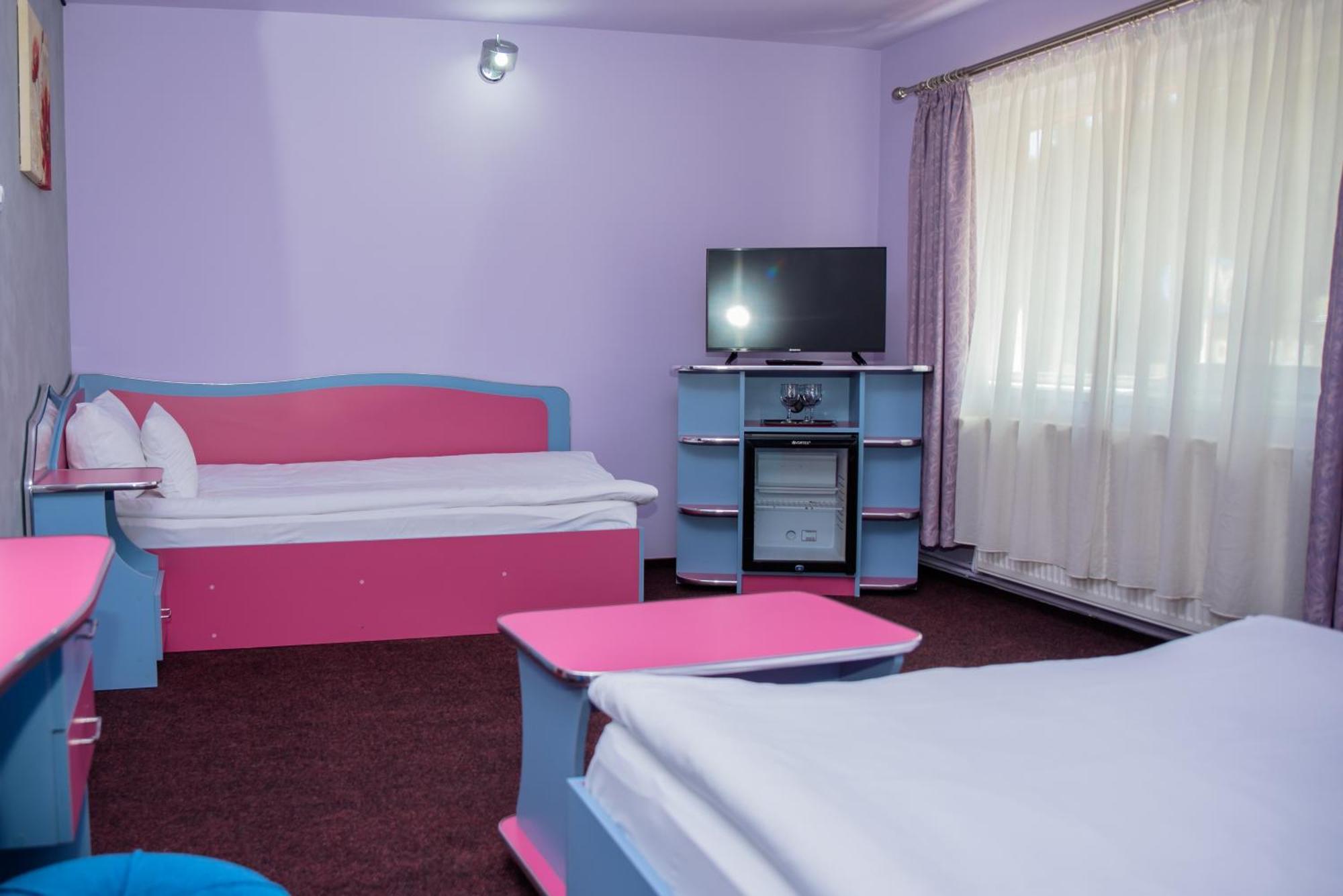 Hotel Yax Cîmpeni 객실 사진